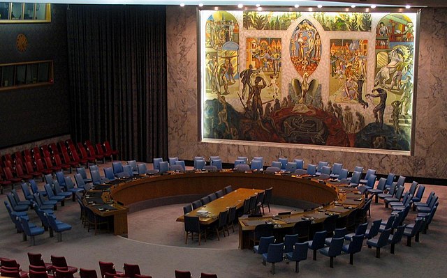 O Conselho de Segurança das Nações Unidas em Nova York. Fonte: Wikimedia Commons.